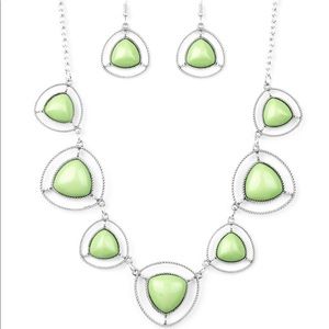 Silver & lime green stone😬